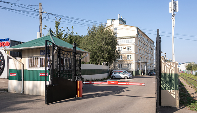 слайд 2 Бизнес-центр на ул. Космонавтов